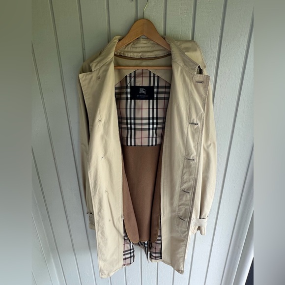 Burberry Other - Burberry Beige Trench Coat size 46R men’s
